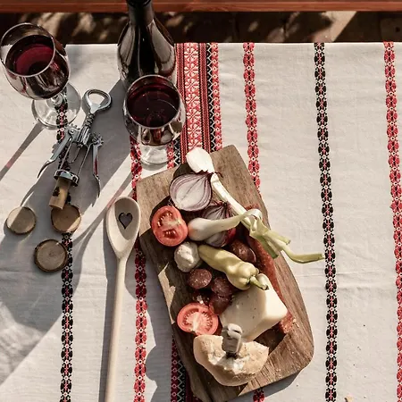 Szofi Porta *